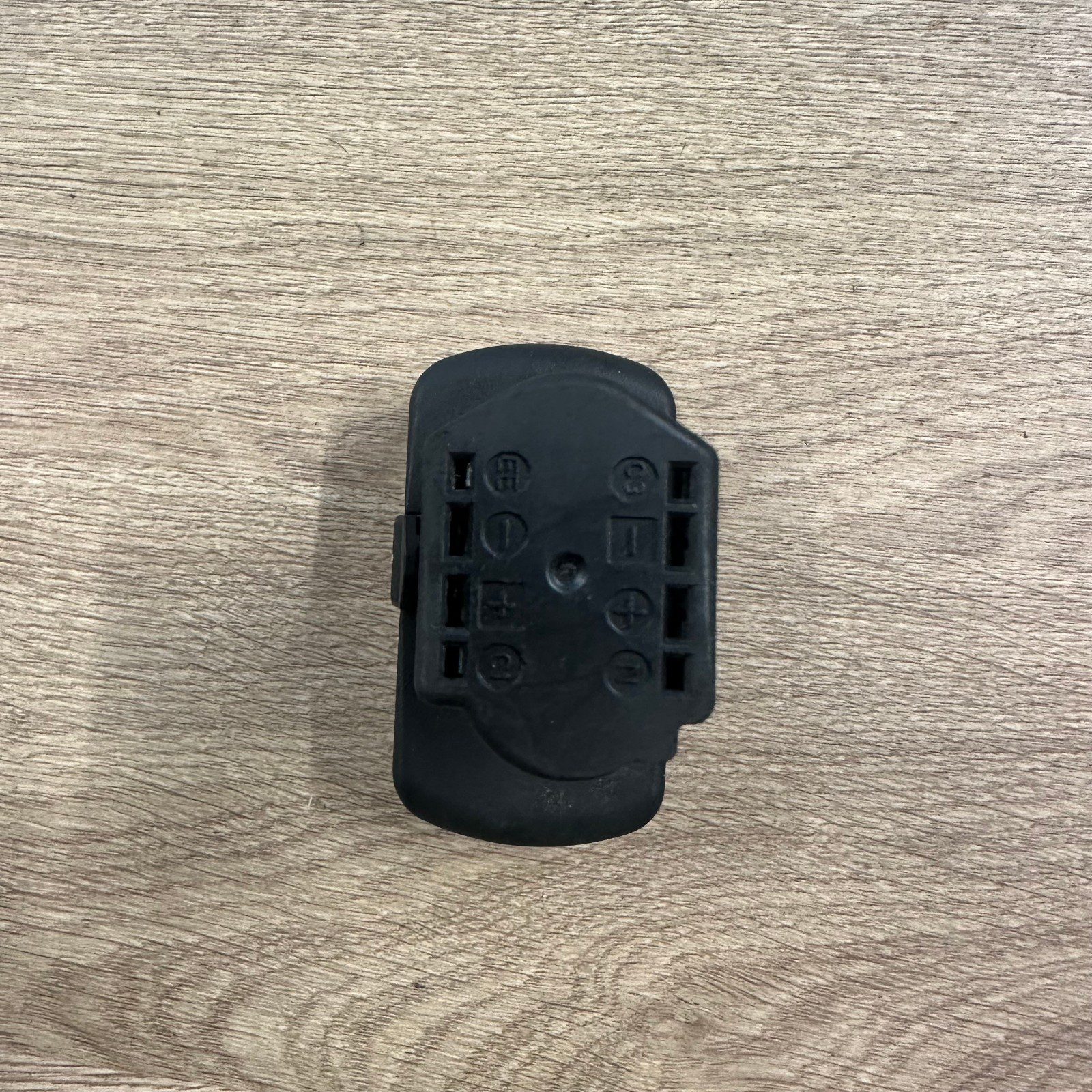 Snap-on CTB8174 14.4V 2.5Ah Lithium Ion Battery Used Power Tool Battery Pack - Image 4