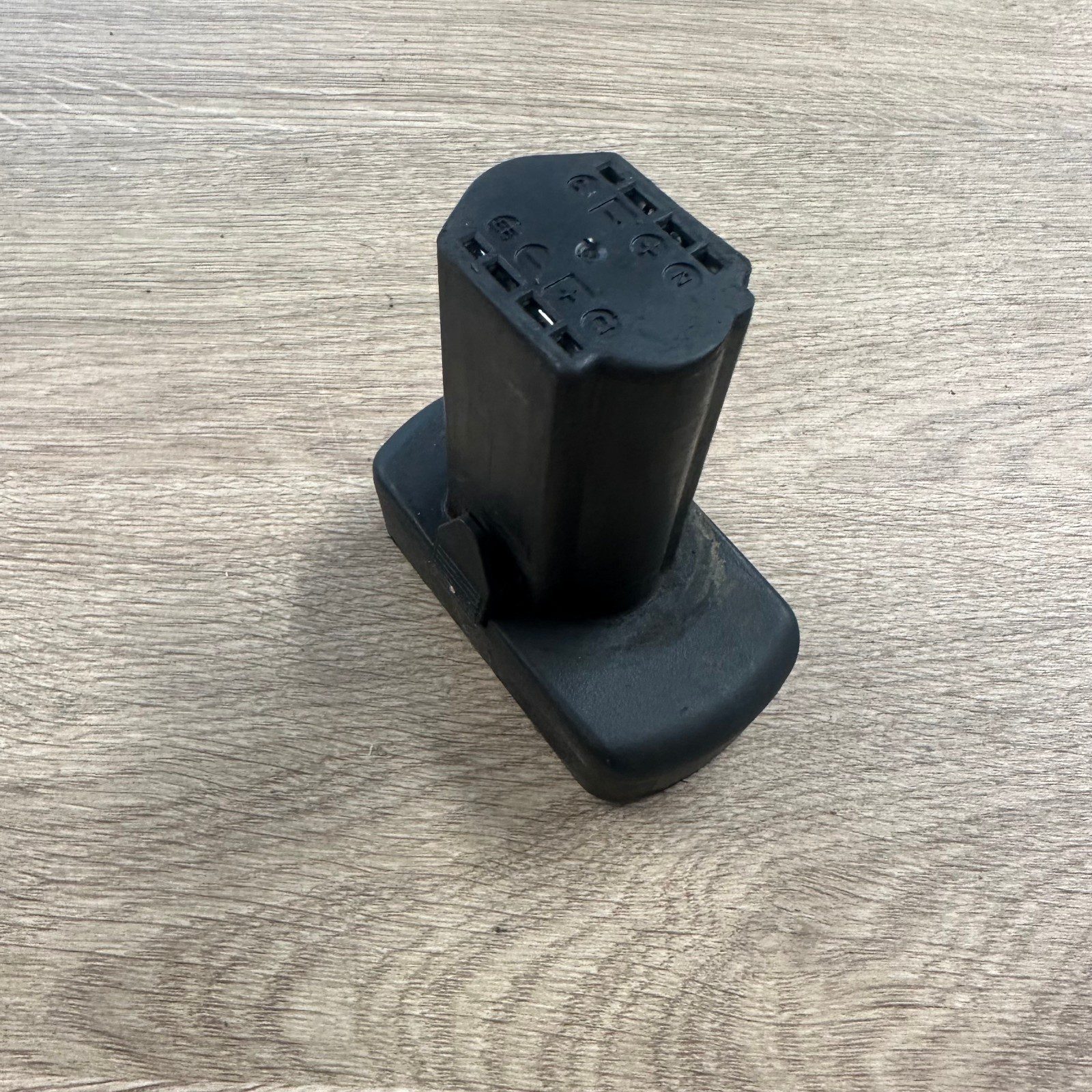 Snap-on CTB8174 14.4V 2.5Ah Lithium Ion Battery Used Power Tool Battery Pack - Image 9