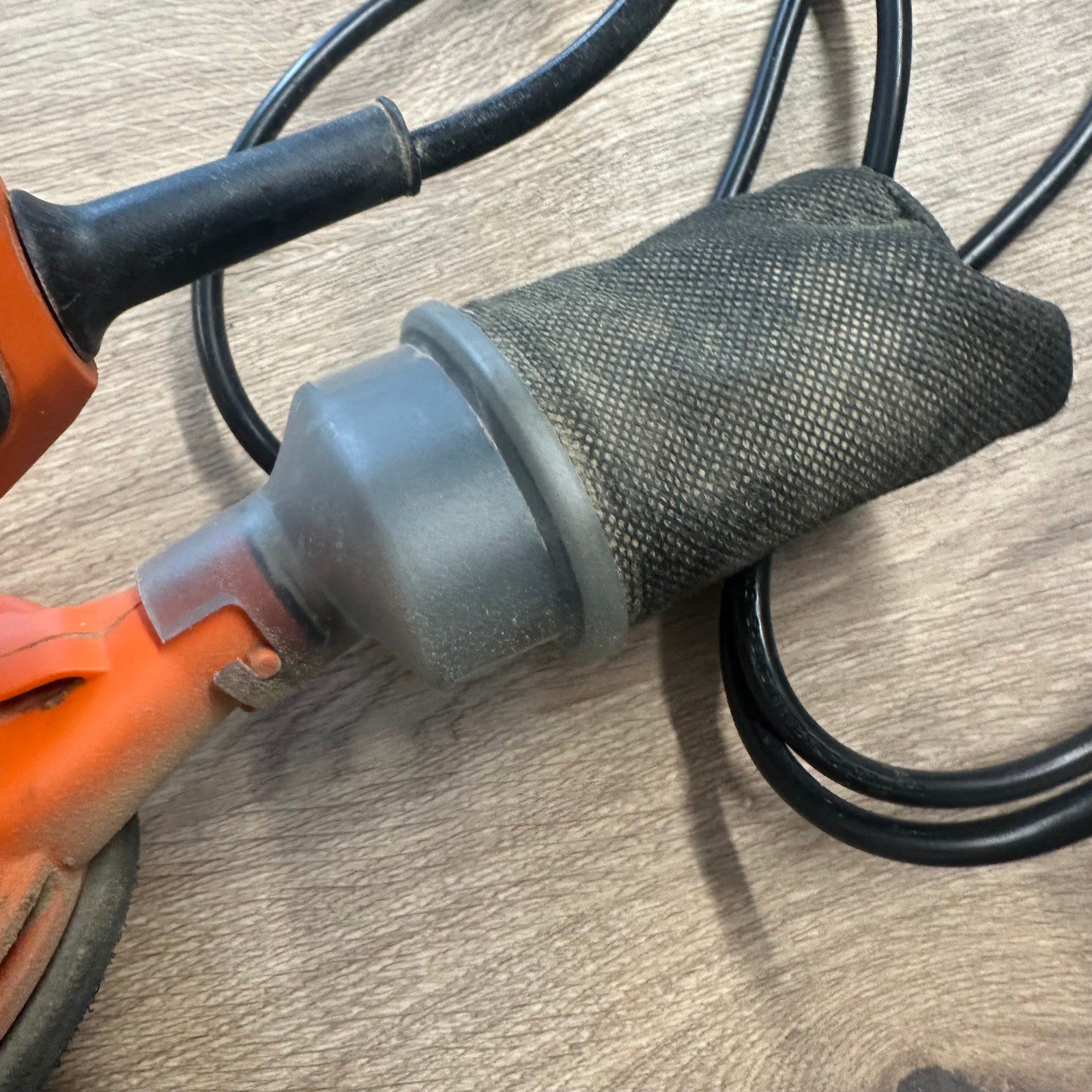 Black+Decker BDERO600 Used Random Orbital Sander Electric Palm Sander With Dust - Image 5