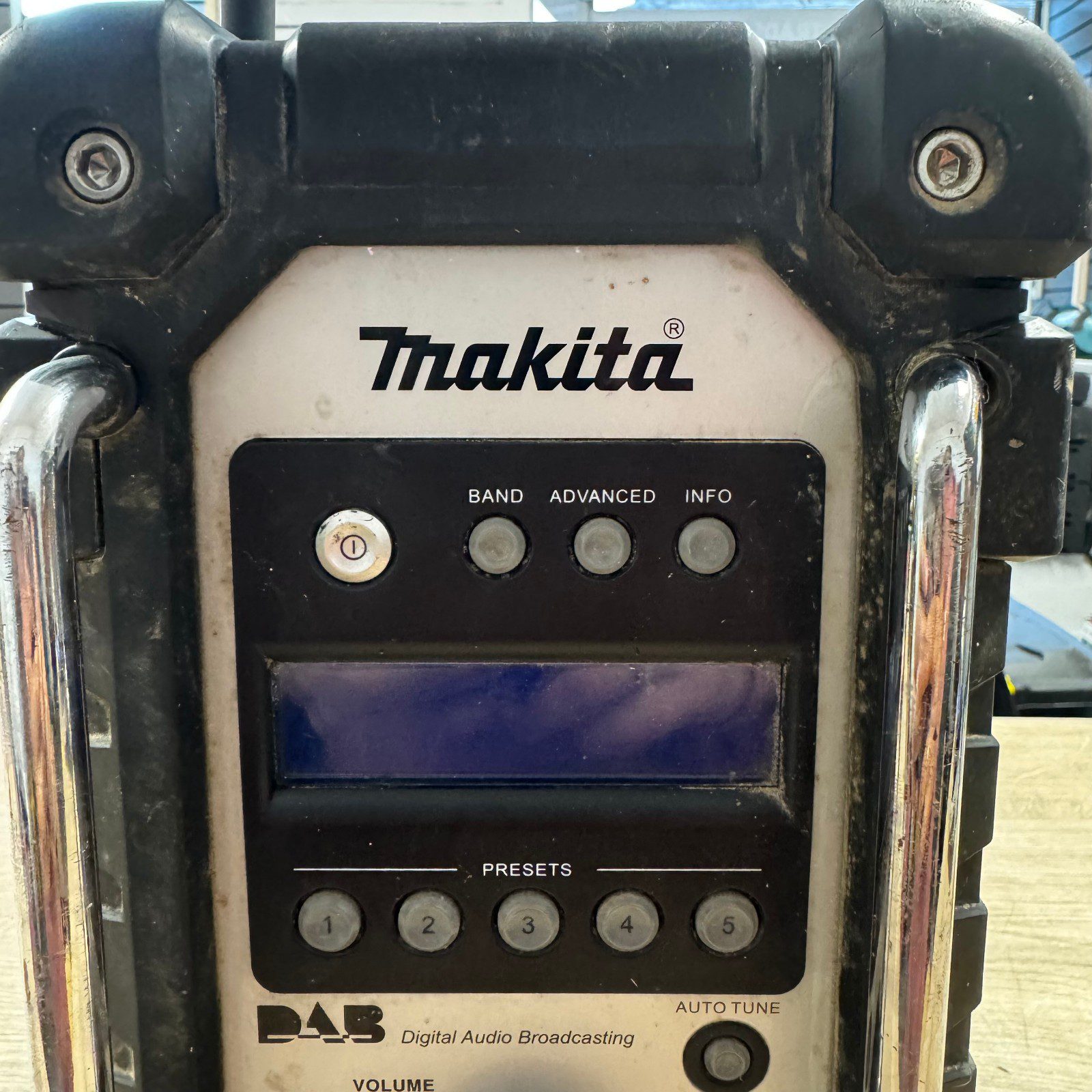 Makita BMR104 DAB Site Radio Used 18V LXT Jobsite Radio Body Only - Image 8