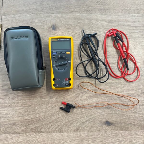 Fluke 179 True RMS Digital Multimeter With Case Leads And Type K Adapter Used