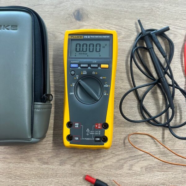 Fluke 179 True RMS Digital Multimeter With Case Leads And Type K Adapter Used