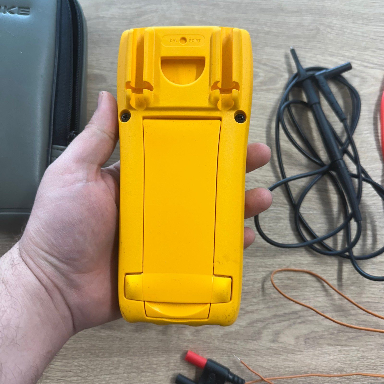 Fluke 179 True RMS Digital Multimeter With Case Leads And Type K Adapter Used - Image 4