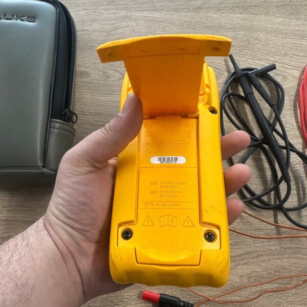 Fluke 179 True RMS Digital Multimeter With Case Leads And Type K Adapter Used