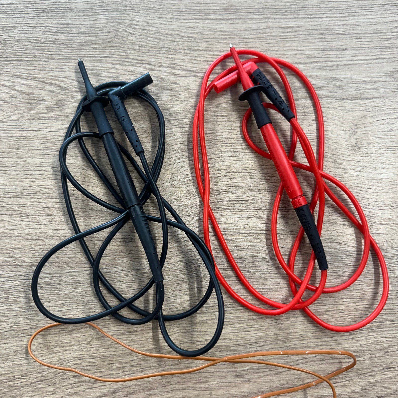 Fluke 179 True RMS Digital Multimeter With Case Leads And Type K Adapter Used - Image 7