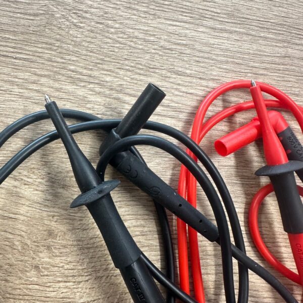 Fluke 179 True RMS Digital Multimeter With Case Leads And Type K Adapter Used