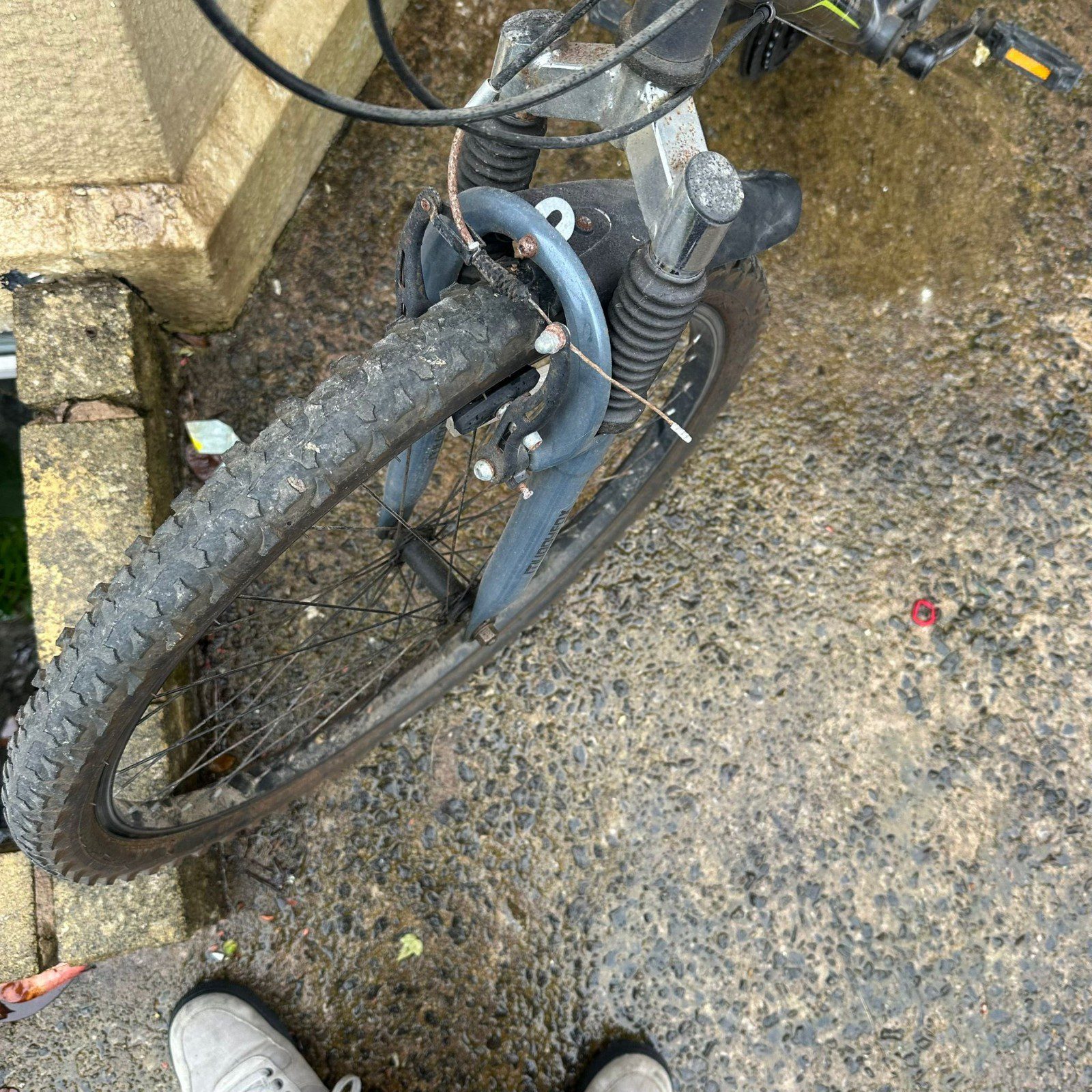 Muddyfox Men’s Mountain Bike XL Frame Shimano Tourney SIS Front Suspension - Image 3