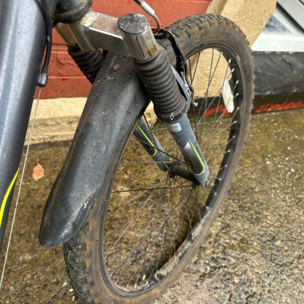 Muddyfox Men’s Mountain Bike XL Frame Shimano Tourney SIS Front Suspension