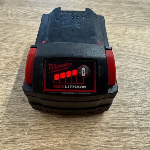 Milwaukee M18 4ah battery 18v 4.0  good condition M18B4