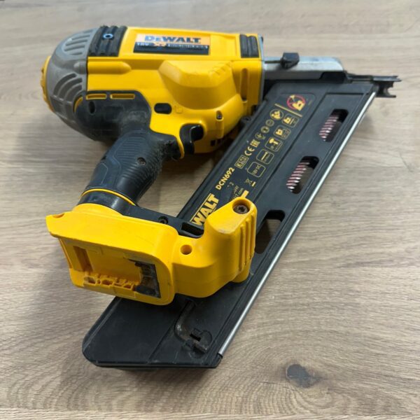 DeWalt DCN692 XR Brushless Framing Nailer 18V First Fix Nail Gun