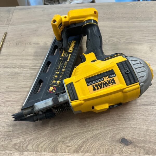 DeWalt DCN692 XR Brushless Framing Nailer 18V First Fix Nail Gun