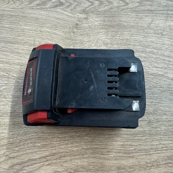 Milwaukee M18 4ah battery 18v 4.0  good condition M18B4