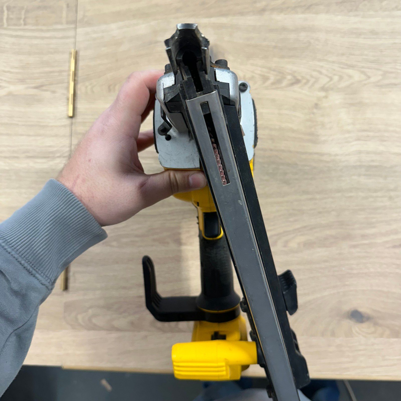 DeWalt DCN692 XR Brushless Framing Nailer 18V First Fix Nail Gun - Image 19