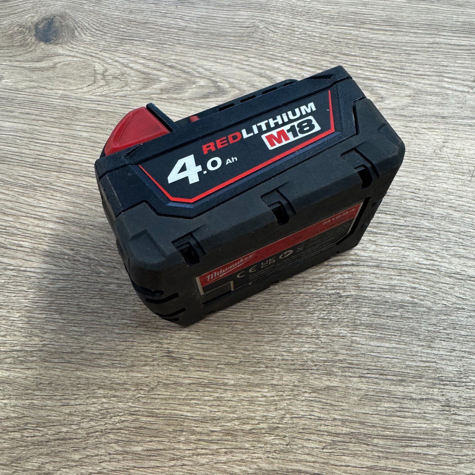 Milwaukee M18 4ah battery 18v 4.0  good condition M18B4 - Image 9