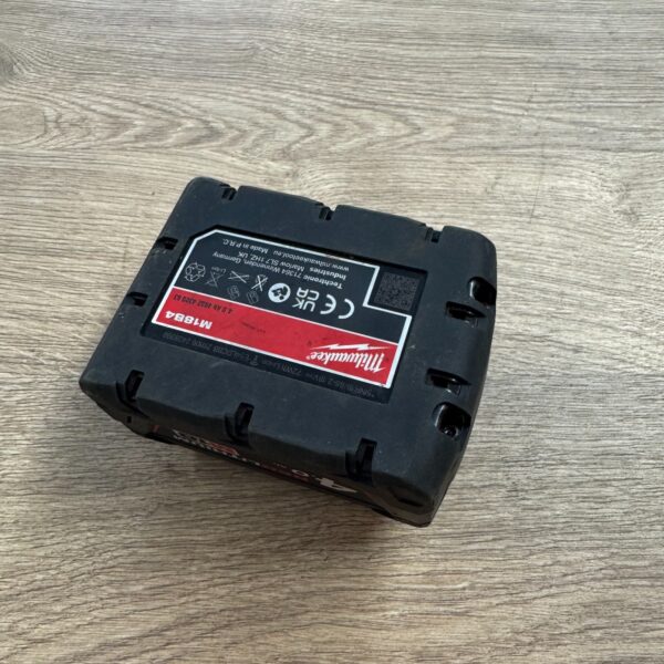 Milwaukee M18 4ah battery 18v 4.0  good condition M18B4