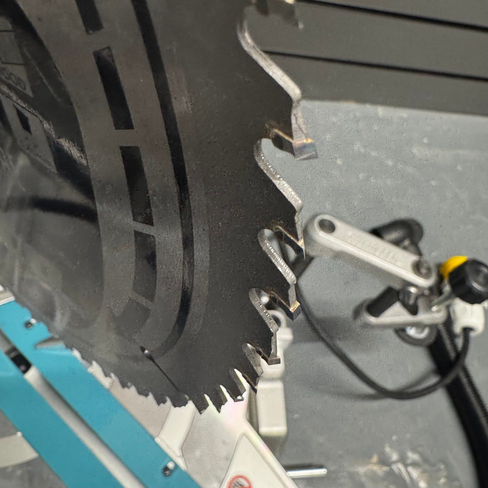 Makita LS1219L 305mm Slide Compound Mitre Saw Laser 110V Wood Cutting Saw - Image 2