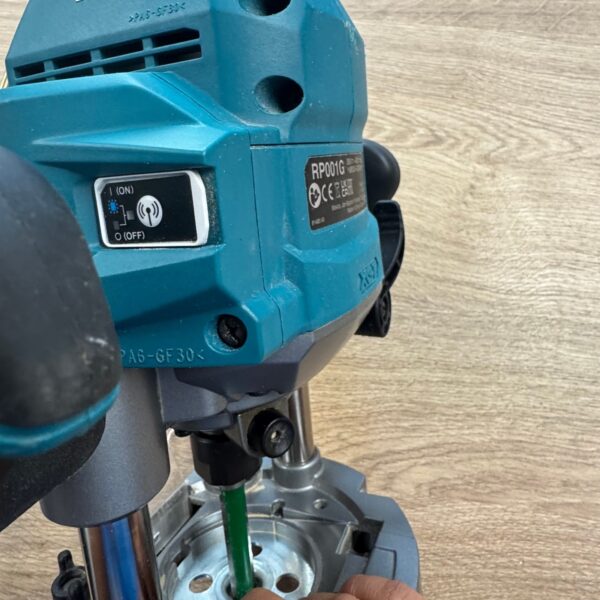 Makita RP001GZ02 XGT 40V Max Brushless Plunge Router Body With Case