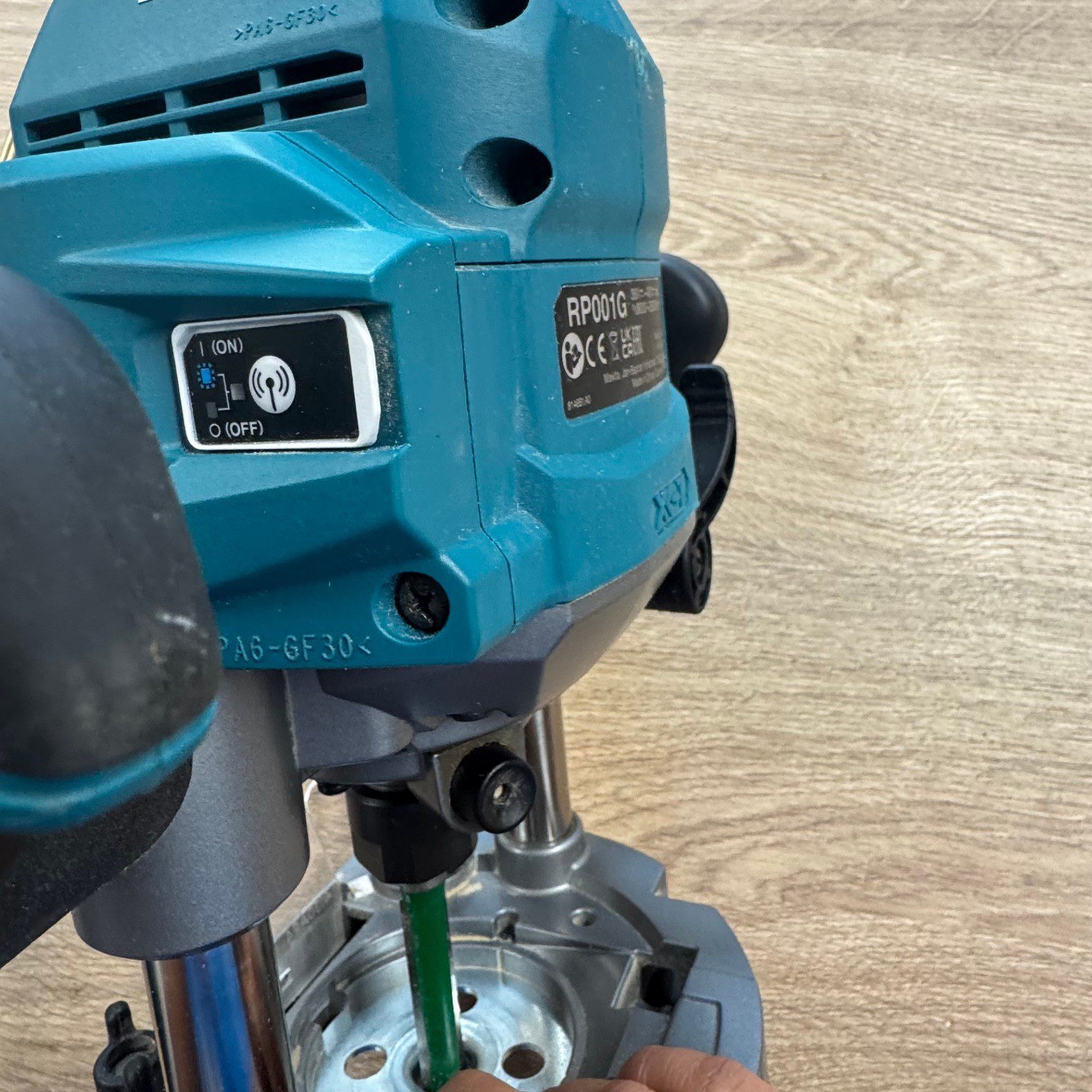 Makita RP001GZ02 XGT 40V Max Brushless Plunge Router Body With Case - Image 7