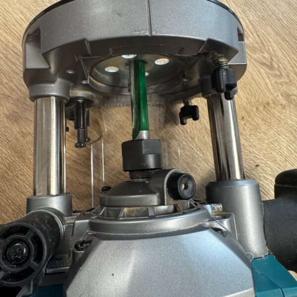 Makita RP001GZ02 XGT 40V Max Brushless Plunge Router Body With Case