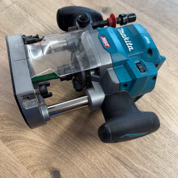 Makita RP001GZ02 XGT 40V Max Brushless Plunge Router Body With Case