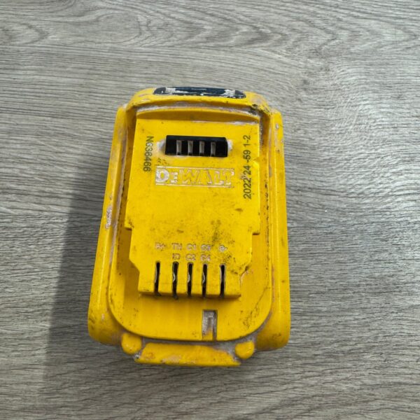 DeWalt 18V XR 5.0Ah Battery DCB184 Li-Ion Cordless Power Tool Battery Pack