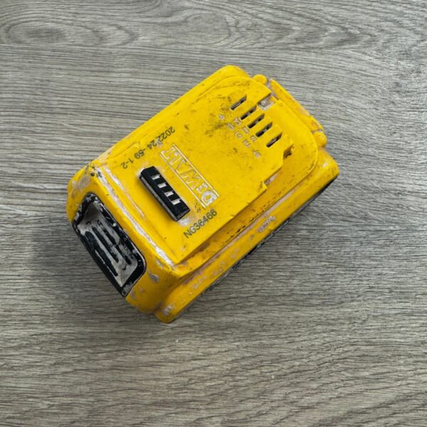 DeWalt 18V XR 5.0Ah Battery DCB184 Li-Ion Cordless Power Tool Battery Pack