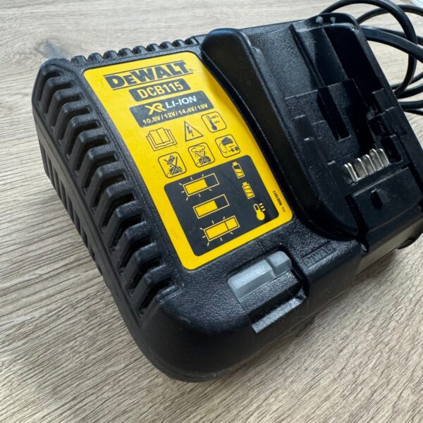 DeWalt DCB115 XR Li-Ion Battery Charger 10.8V 12V 14.4V 18V Multi Voltage