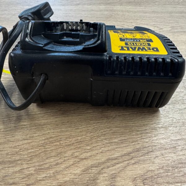 DeWalt DCB115 XR Li-Ion Battery Charger 10.8V 12V 14.4V 18V Multi Voltage