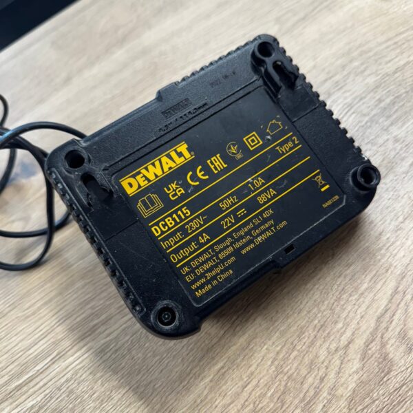 DeWalt DCB115 XR Li-Ion Battery Charger 10.8V 12V 14.4V 18V Multi Voltage