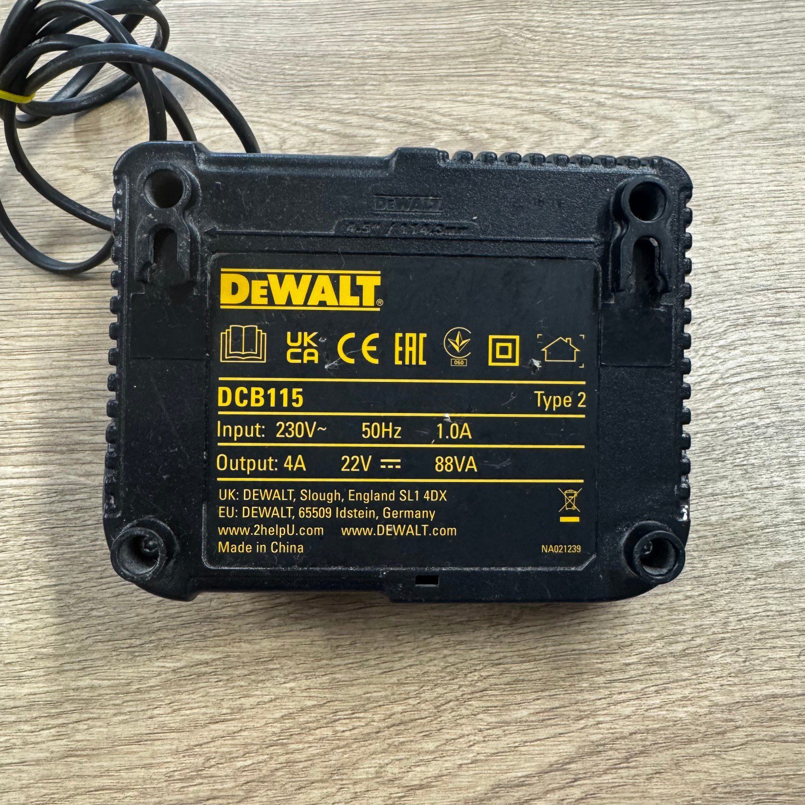 DeWalt DCB115 XR Li-Ion Battery Charger 10.8V 12V 14.4V 18V Multi Voltage - Image 10