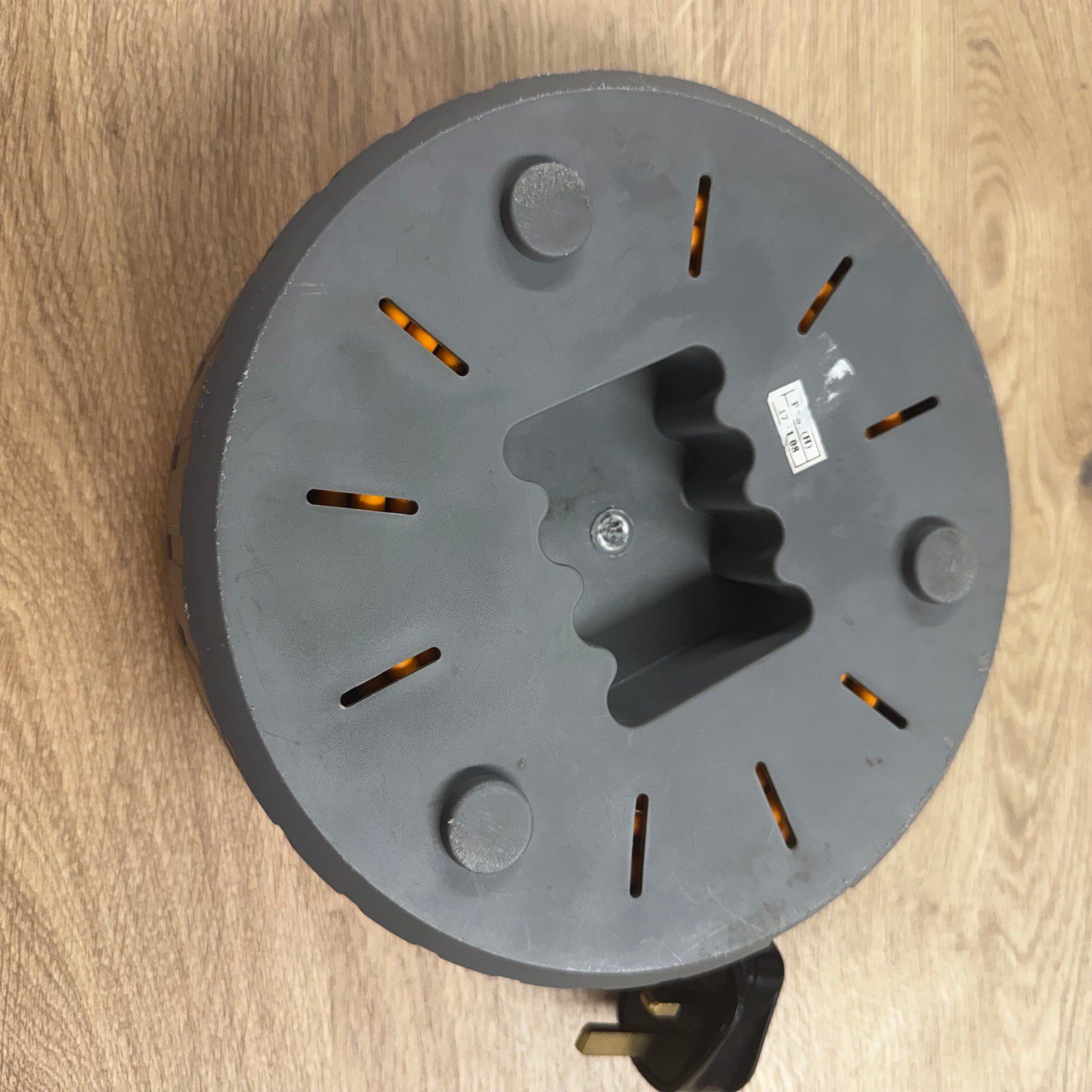 Status 10M Cable Reel Extension Lead 2 Socket 10m Thermal Cut-Out 2400W Max Reel - Image 2