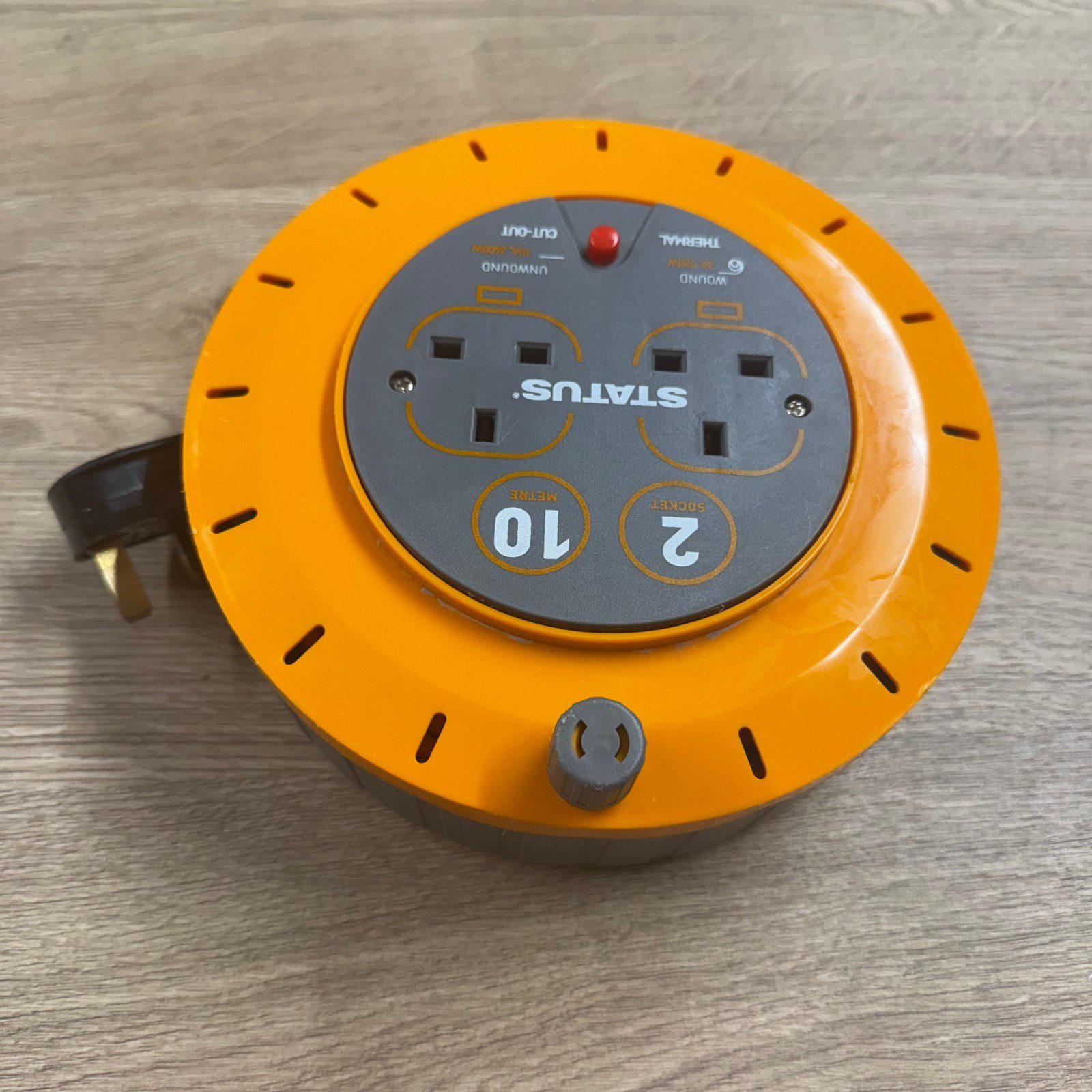Status 10M Cable Reel Extension Lead 2 Socket 10m Thermal Cut-Out 2400W Max Reel - Image 5