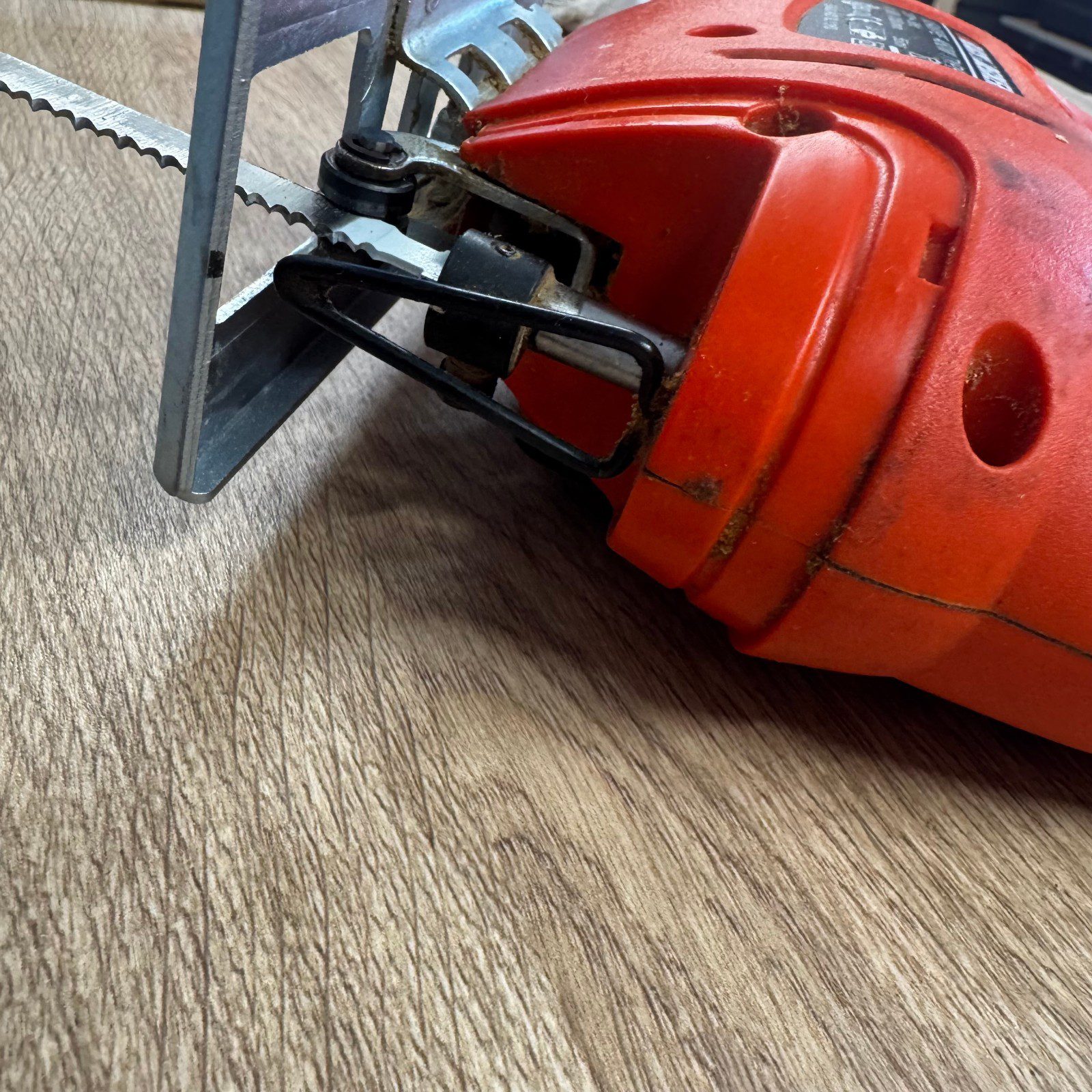 Black & Decker KS480PE Jigsaw 480W Variable Speed Electric Jigsaw With Case - Image 5