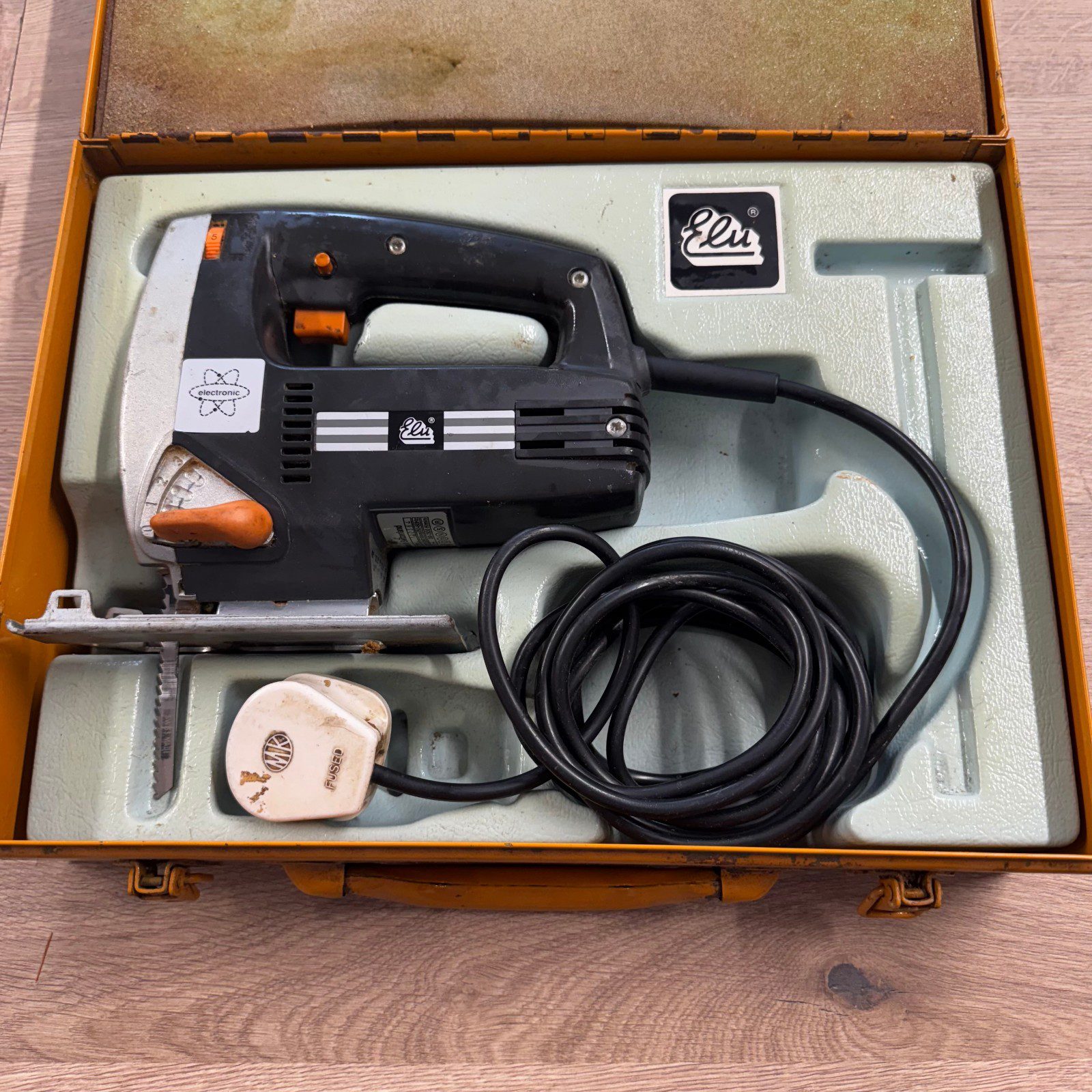 Elu Jigsaw 450W Variable Speed Electric Jigsaw Wood Cutting Tool With Case - Image 1