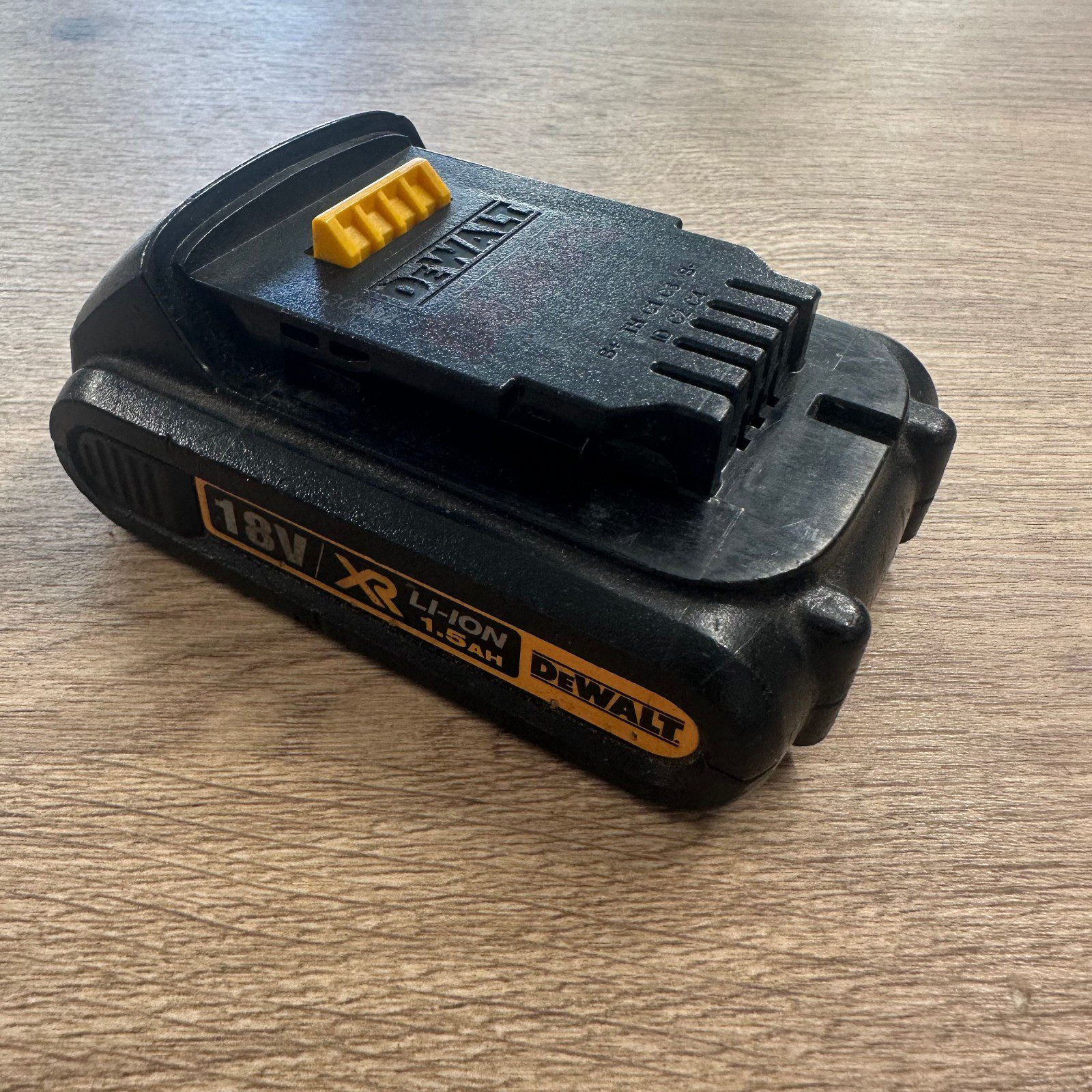 DeWalt DCB181 18V XR Li-Ion 1.5Ah Battery Used Genuine Power Tool Battery Pack - Image 4