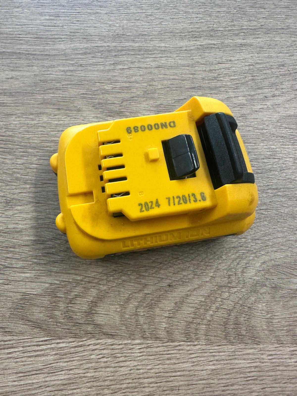 DeWALT Li-Ion Battery 2.0Ah 12V DCB127-XJ Lightweight Compact Powerful XR - Image 16