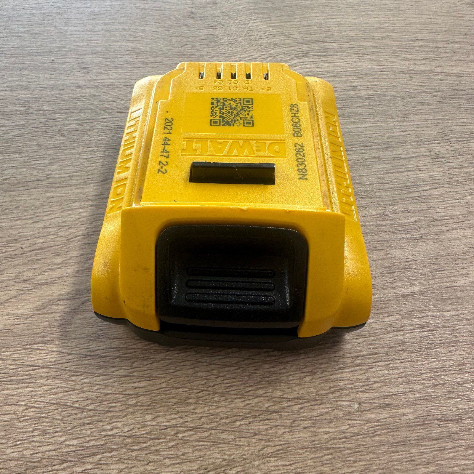 DeWalt DCB183 18V XR 2.0Ah Li-Ion Battery Used Genuine - Image 7