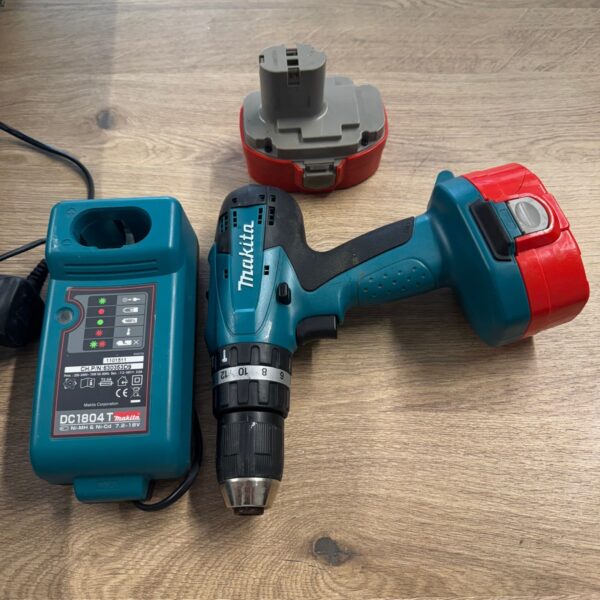 Makita 8391D 18V Combi Drill Set 2 x Batteries Charger Case Accessories Used