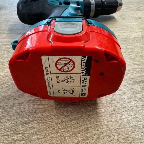 Makita 8391D 18V Combi Drill Set 2 x Batteries Charger Case Accessories Used