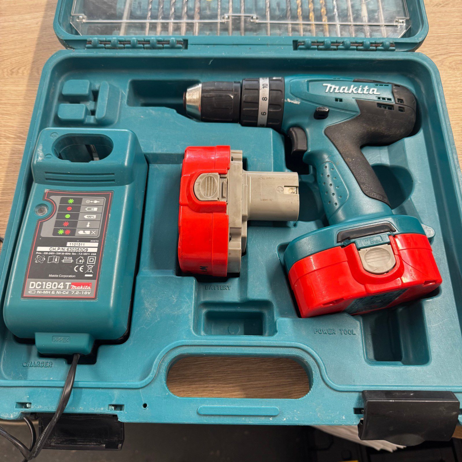 Makita 8391D 18V Combi Drill Set 2 x Batteries Charger Case Accessories Used - Image 14