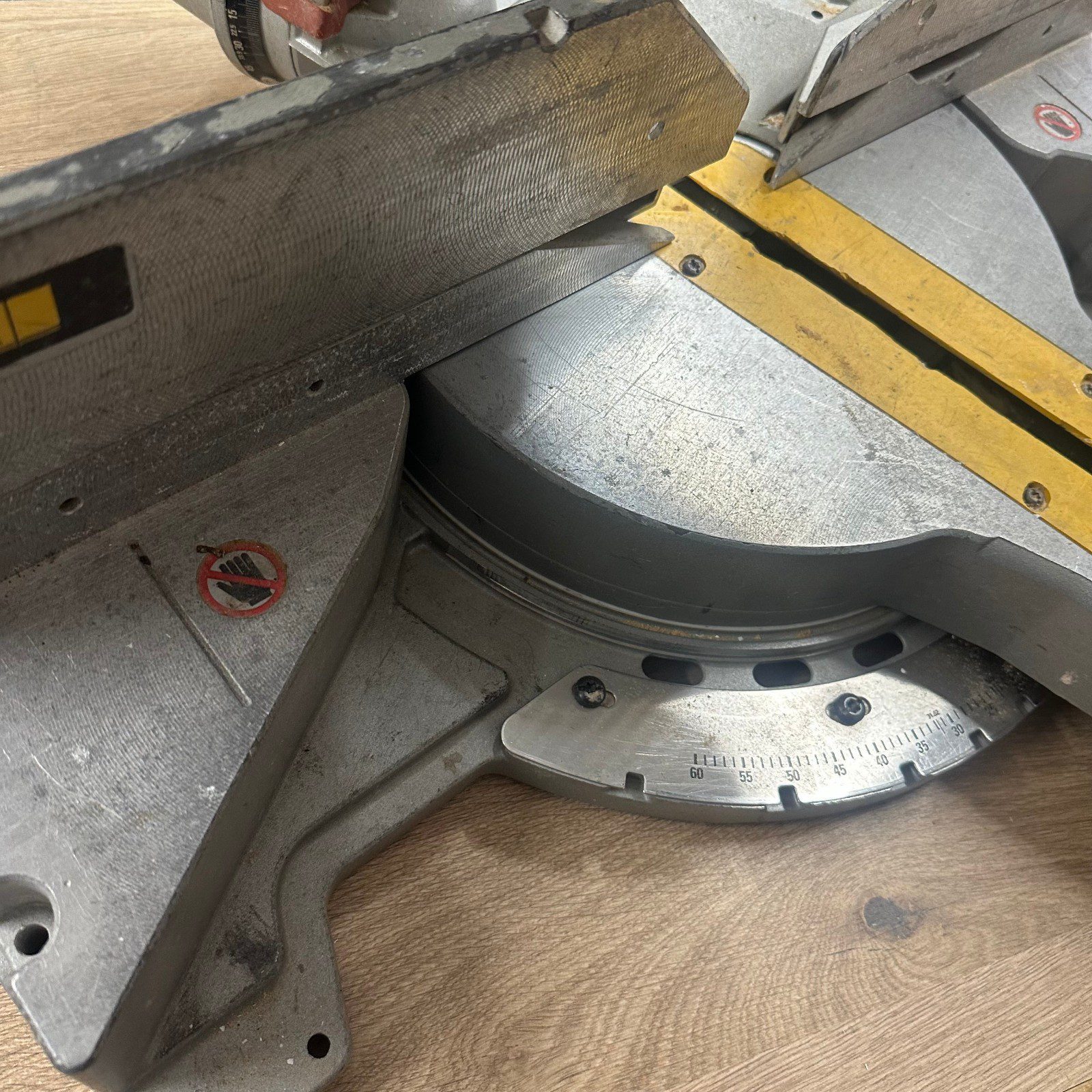 DeWalt DW718 LX Mitre Saw 305mm 110V Slide Compound Saw Used - Image 10