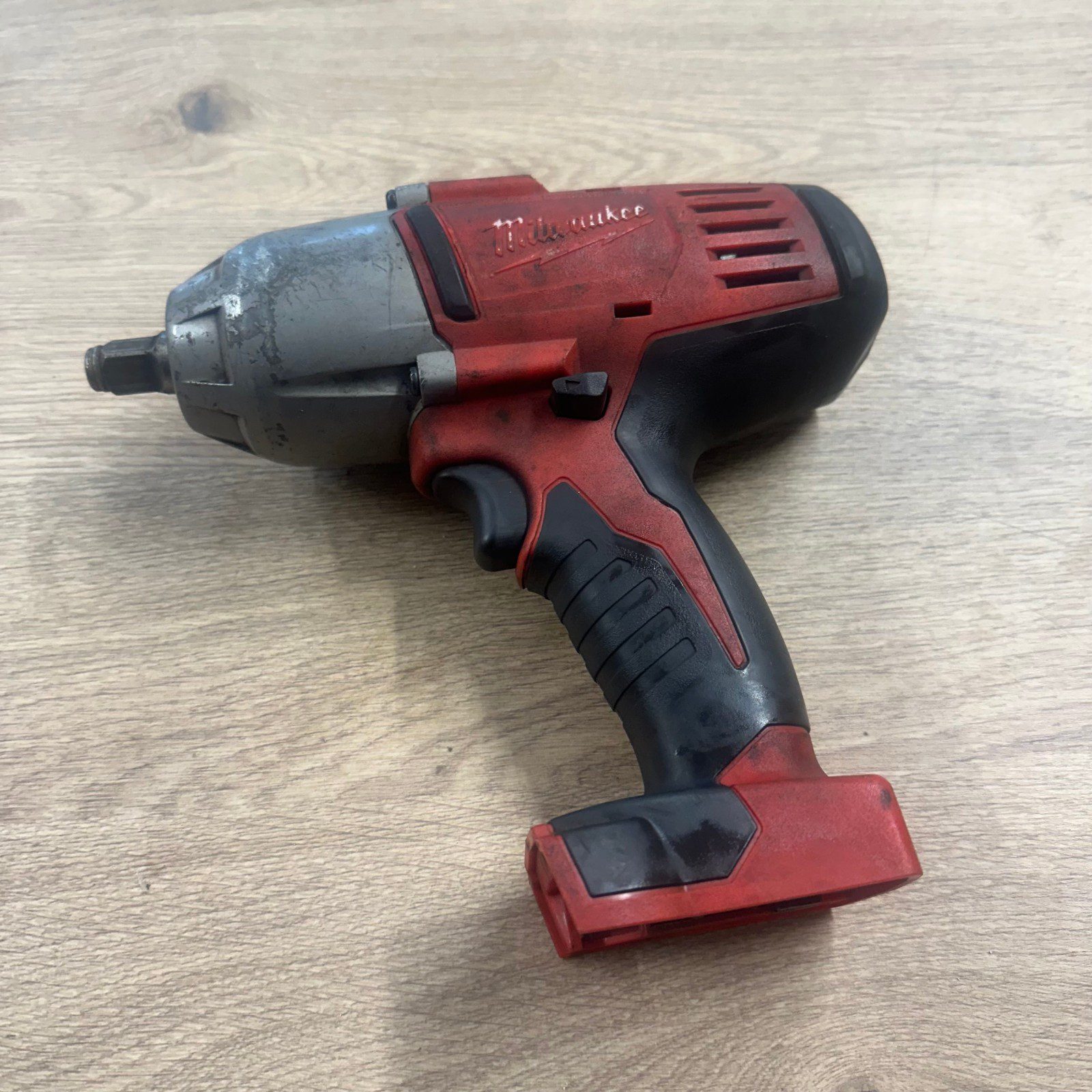 Milwaukee HD18 HIWF 18V 1/2" Square Impact Wrench Body Only - Image 9