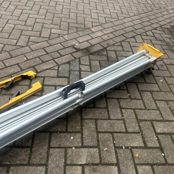 DeWalt DE7023 Universal Mitre Saw Leg Stand Heavy Duty Folding Work Support