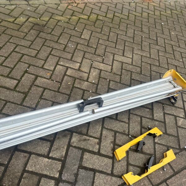 DeWalt DE7023 Universal Mitre Saw Leg Stand Heavy Duty Folding Work Support