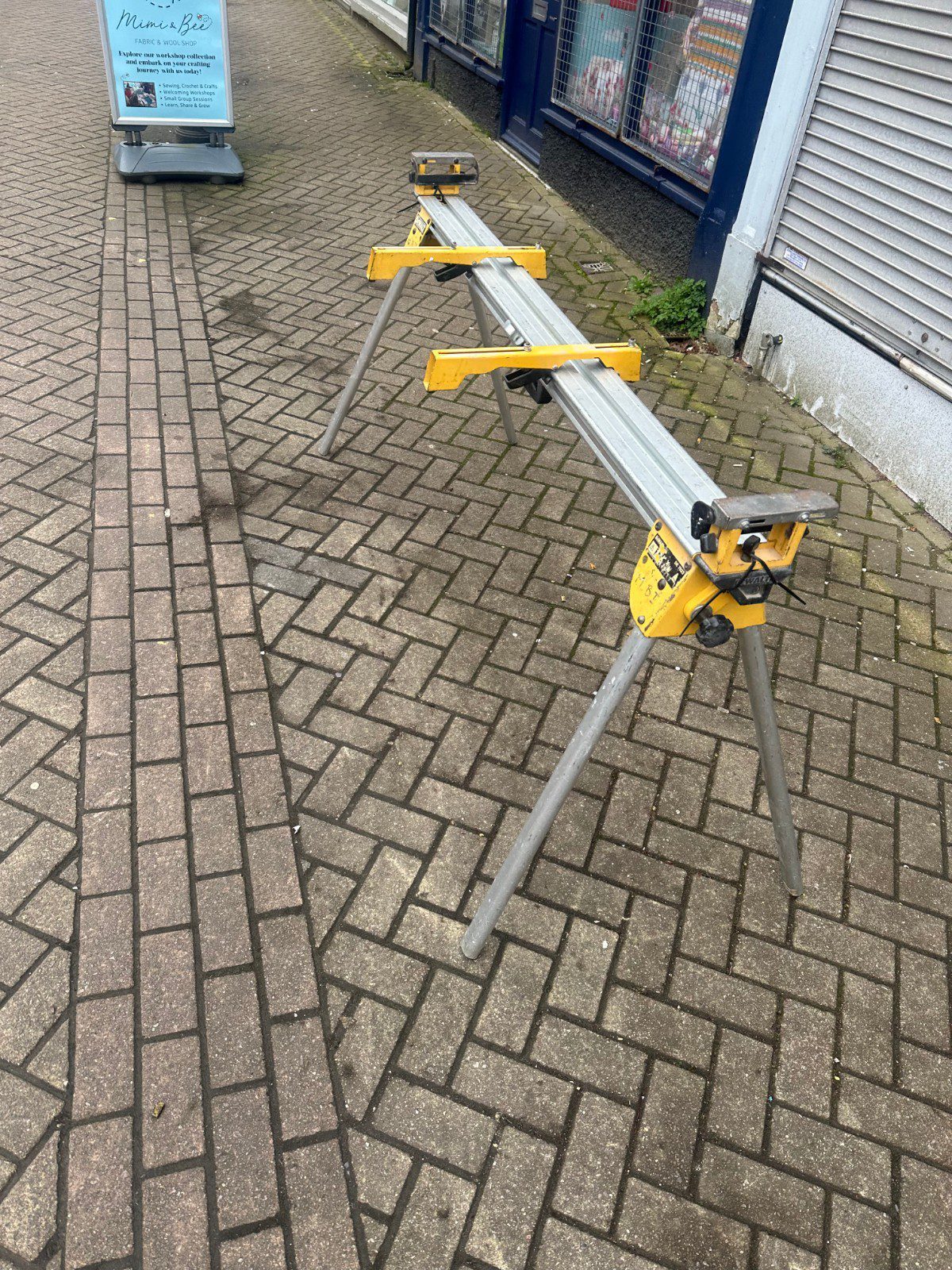 DeWalt DE7023 Universal Mitre Saw Leg Stand Heavy Duty Folding Work Support - Image 16