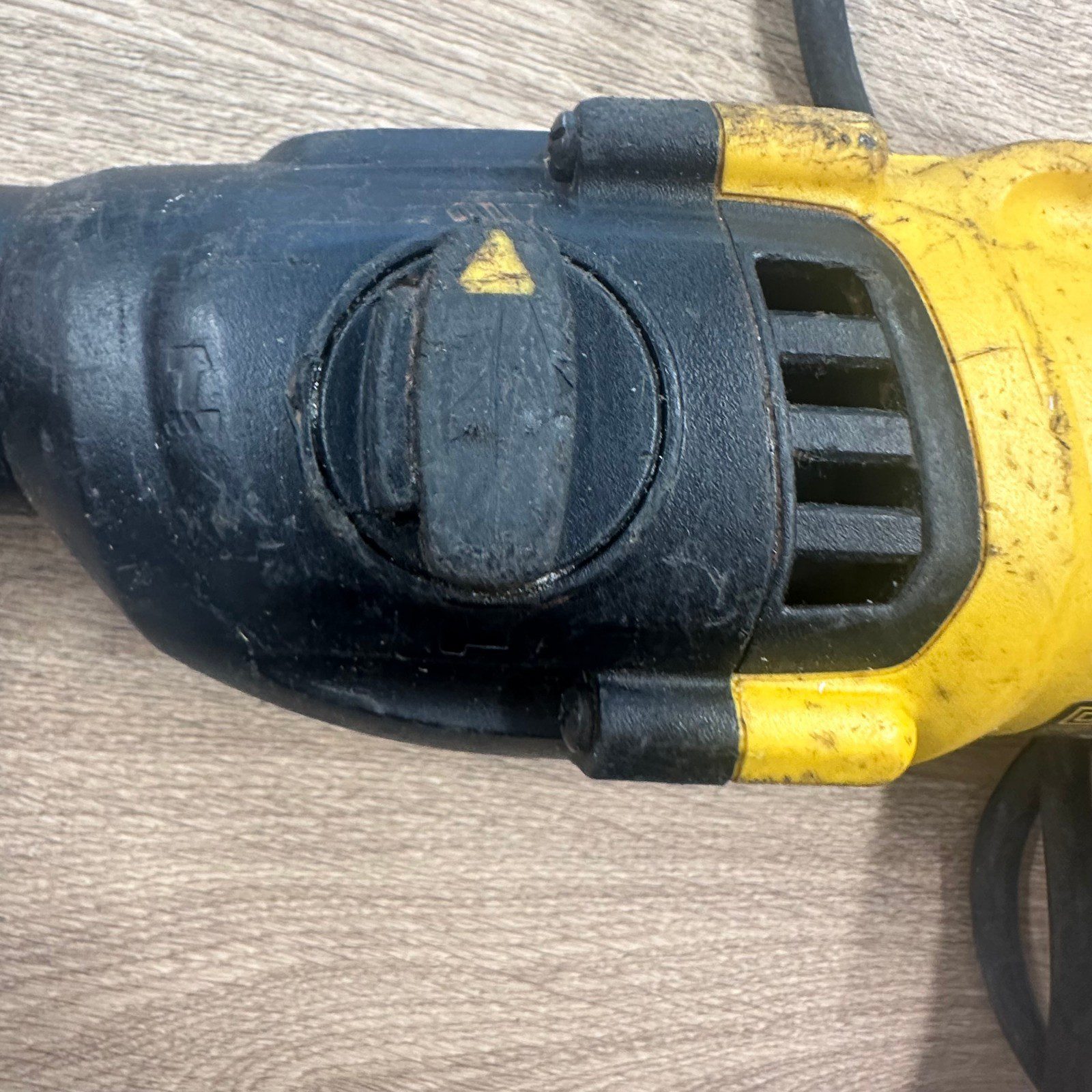 DeWalt D25033 230V SDS Plus Rotary Hammer Drill Corded Electric Tool - Image 6