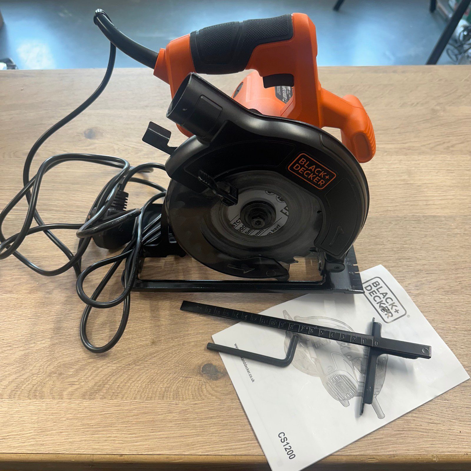 Black Decker CS1200 Circular Saw 1200W 165mm Electric Wood Saw Used - Image 2