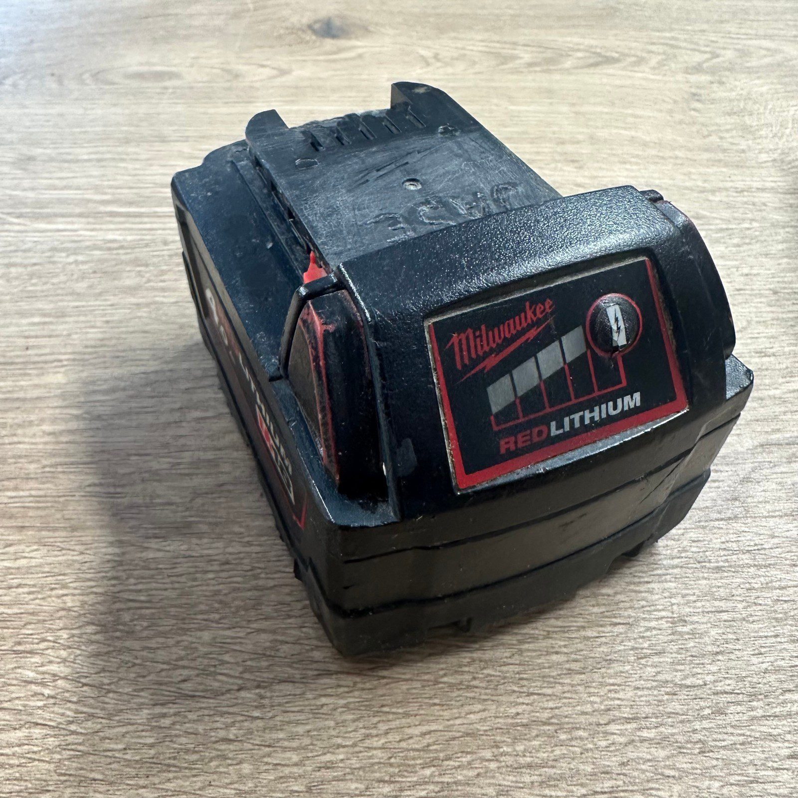 Milwaukee M18B4 18V 4.0Ah Red Lithium Battery Used Genuine - Image 2
