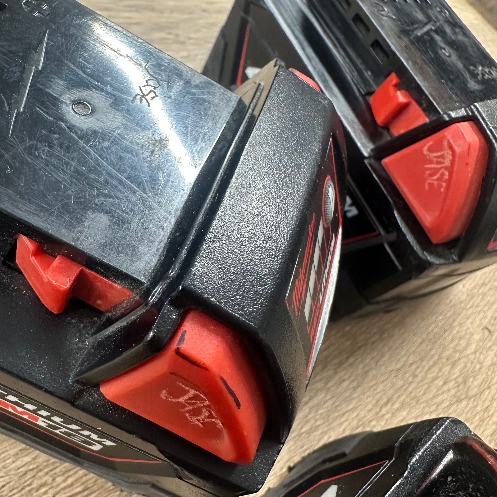 Milwaukee M18B4 18V 4.0Ah Red Lithium Battery Used Genuine - Image 11