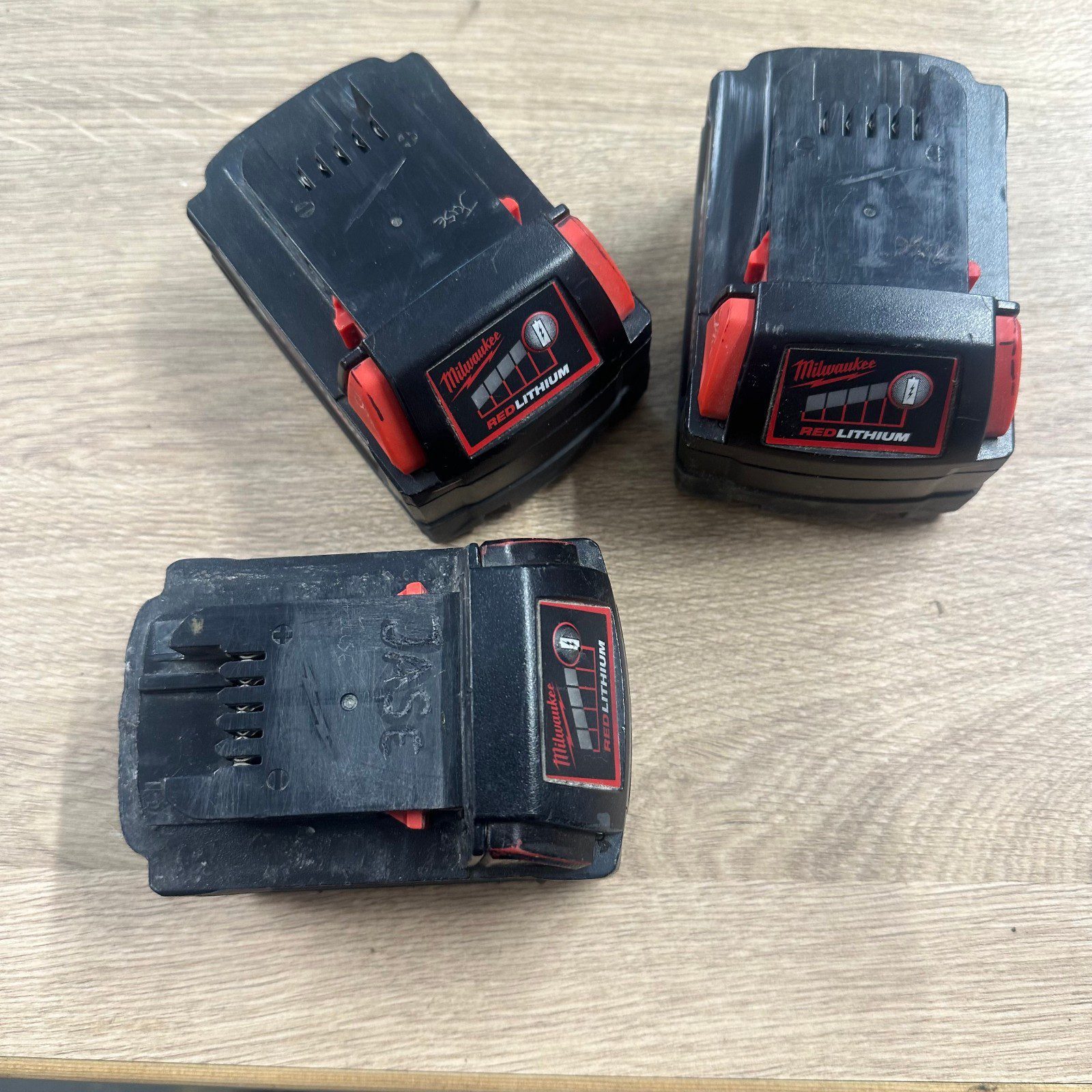 Milwaukee M18B4 18V 4.0Ah Red Lithium Battery Used Genuine - Image 12